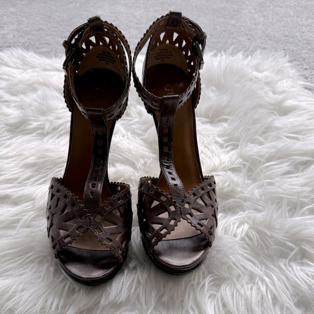 GUESS Heels - Picture 3 of 5